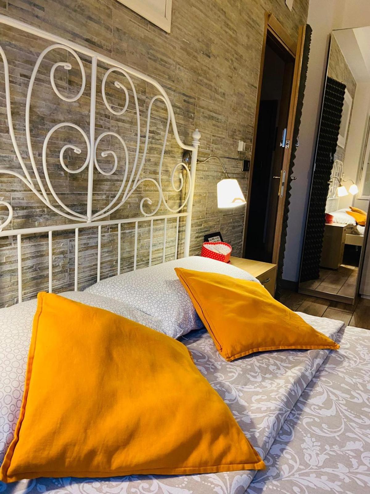 Europe Station Rooms 파르마 외부 사진