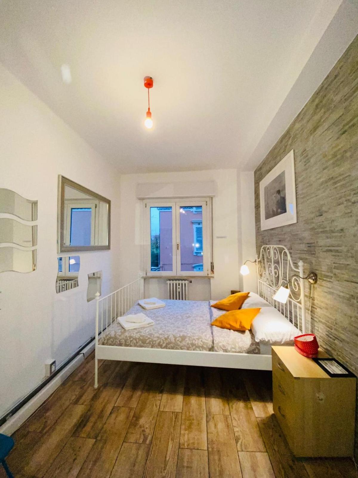 Europe Station Rooms 파르마 외부 사진