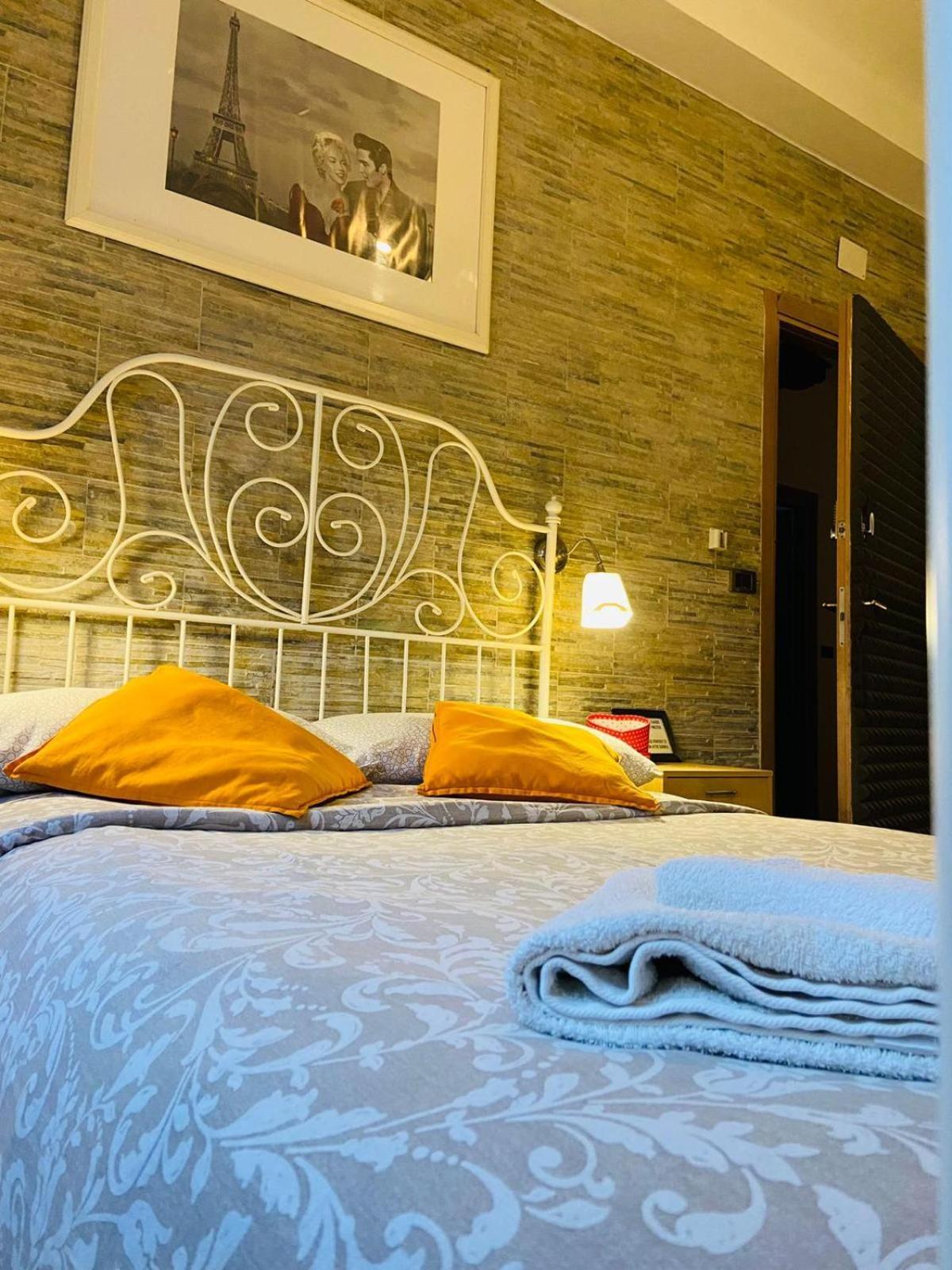 Europe Station Rooms 파르마 외부 사진